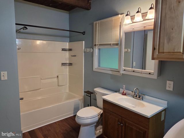 214 N LIVERPOOL ST, Manchester, PA 17345