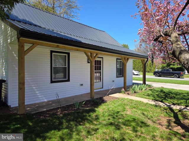 214 N LIVERPOOL ST, Manchester, PA 17345