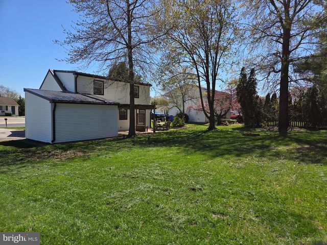 214 N LIVERPOOL ST, Manchester, PA 17345