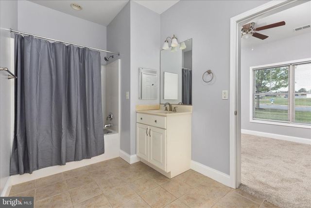 88 SIGNAL KNOB COTTAGE DR, Strasburg, VA 22657