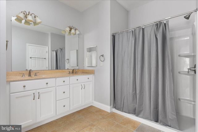 88 SIGNAL KNOB COTTAGE DR, Strasburg, VA 22657