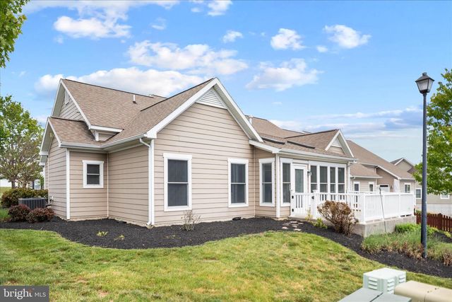 88 SIGNAL KNOB COTTAGE DR, Strasburg, VA 22657