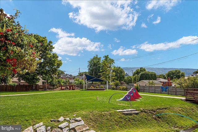 88 SIGNAL KNOB COTTAGE DR, Strasburg, VA 22657