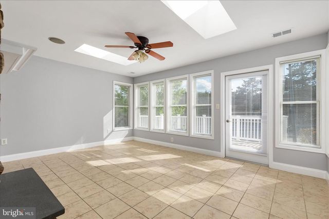 88 SIGNAL KNOB COTTAGE DR, Strasburg, VA 22657