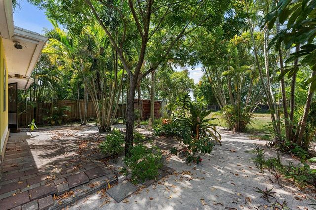 4880 LINCOLN Road, Delray Beach, FL 33445