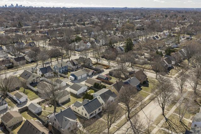 2924 N 79th STREET, Milwaukee, WI 53222