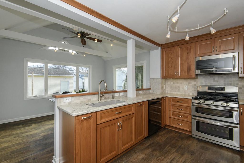 2924 N 79th STREET, Milwaukee, WI 53222