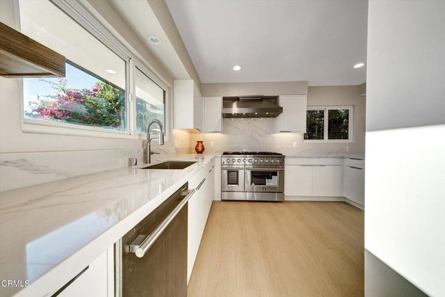 614 Starlight Crest Drive, La Canada Flintridge, CA 91011