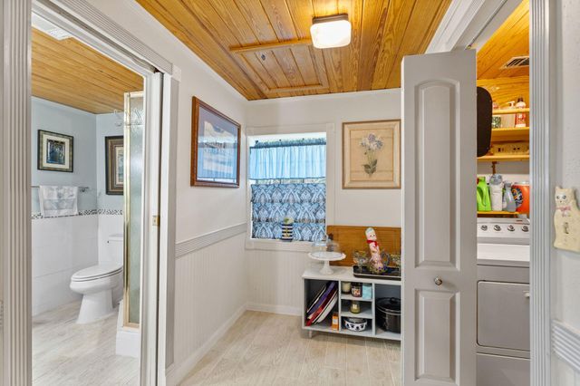 327 Mountain View DR, Sunrise Beach, TX 78643
