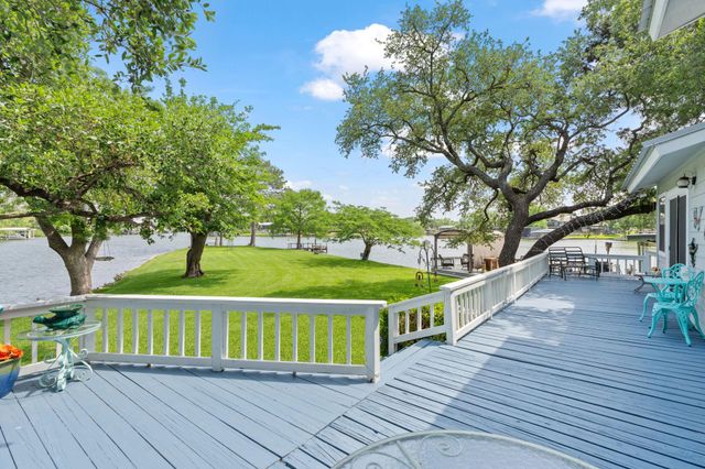 327 Mountain View DR, Sunrise Beach, TX 78643