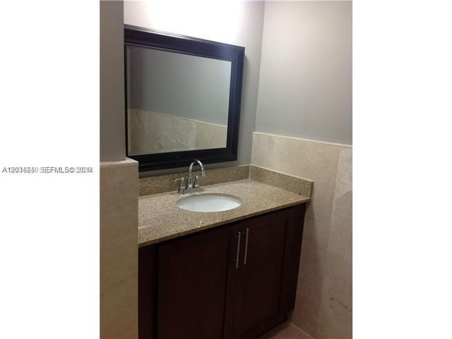 1324 Washington St, Hollywood, FL 33019