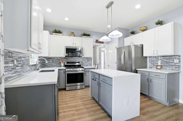 1570 Cobble Creek Way, Cumming, GA 30041