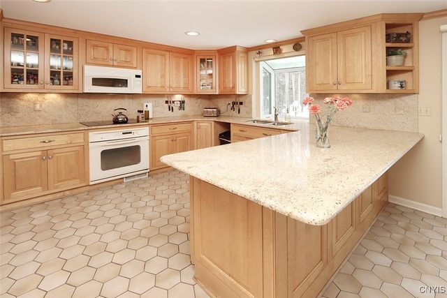 108 Woodberry Lane, Dewitt, NY 13066