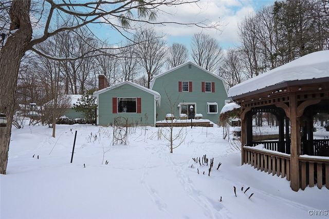 108 Woodberry Lane, Dewitt, NY 13066