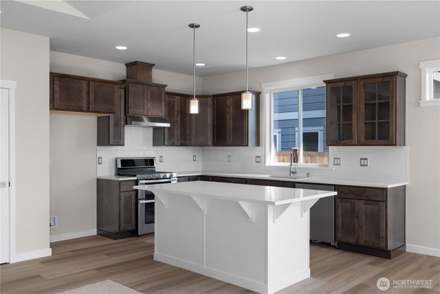 9636 7th Way SE, Lacey, WA 98513