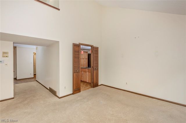 12616 Cedar Road, Cleveland Heights, OH 44106