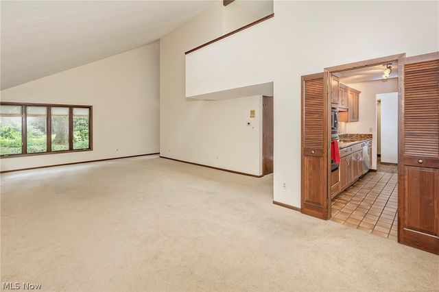 12616 Cedar Road, Cleveland Heights, OH 44106