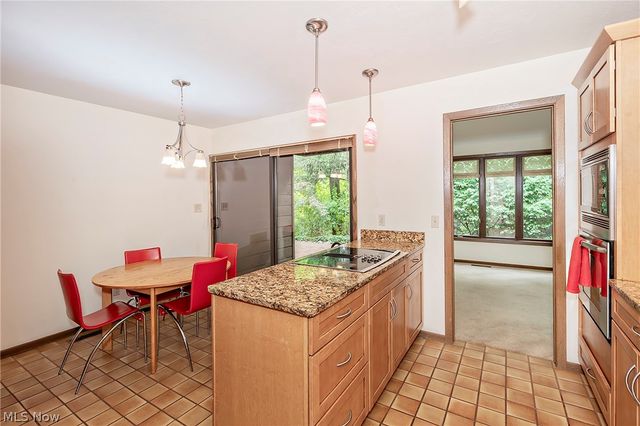12616 Cedar Road, Cleveland Heights, OH 44106