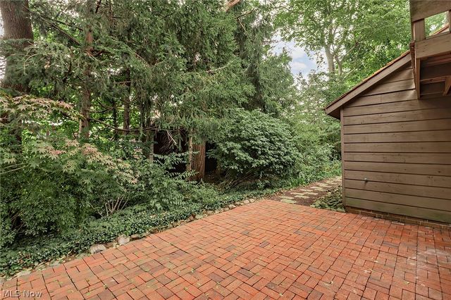 12616 Cedar Road, Cleveland Heights, OH 44106