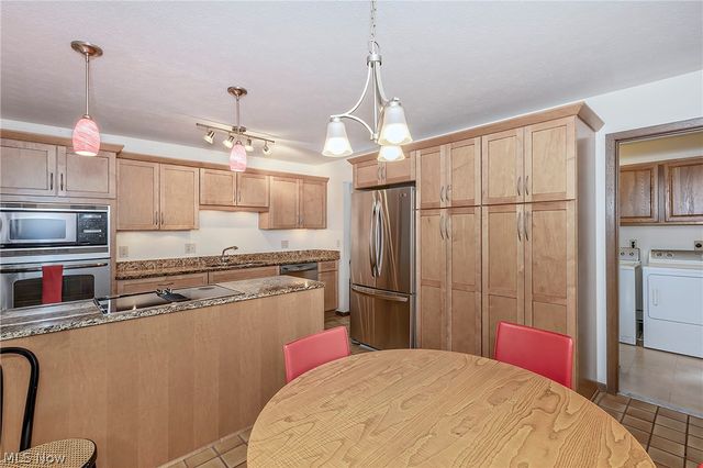 12616 Cedar Road, Cleveland Heights, OH 44106