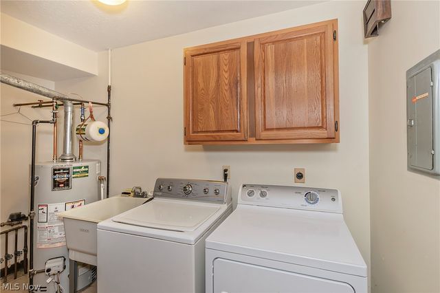 12616 Cedar Road, Cleveland Heights, OH 44106
