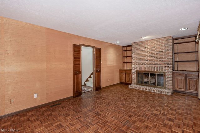 12616 Cedar Road, Cleveland Heights, OH 44106