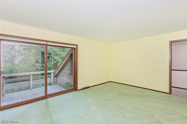 12616 Cedar Road, Cleveland Heights, OH 44106