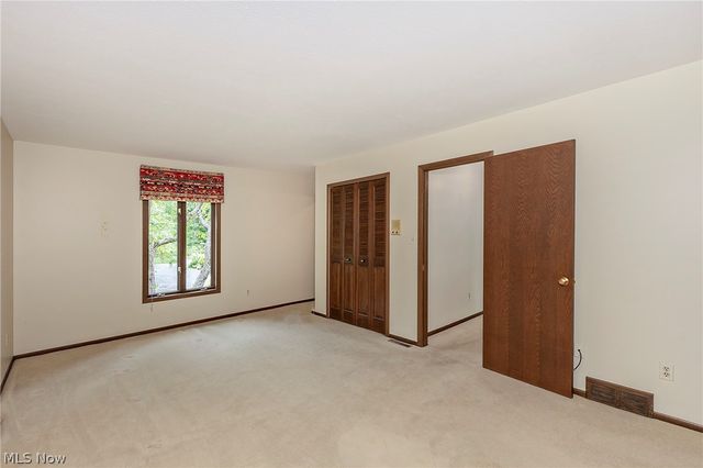 12616 Cedar Road, Cleveland Heights, OH 44106
