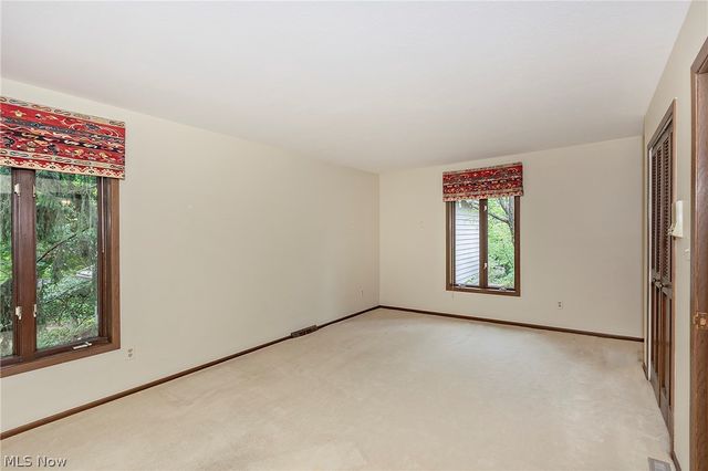 12616 Cedar Road, Cleveland Heights, OH 44106