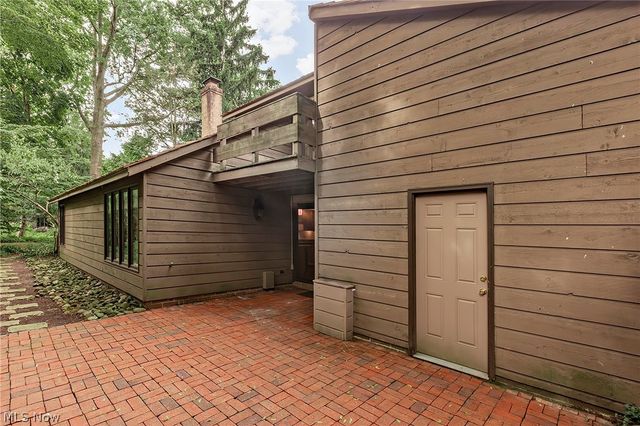 12616 Cedar Road, Cleveland Heights, OH 44106