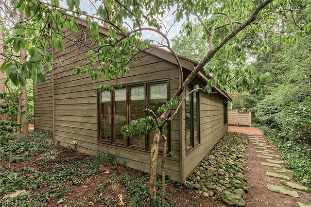 12616 Cedar Road, Cleveland Heights, OH 44106