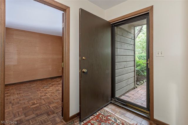 12616 Cedar Road, Cleveland Heights, OH 44106