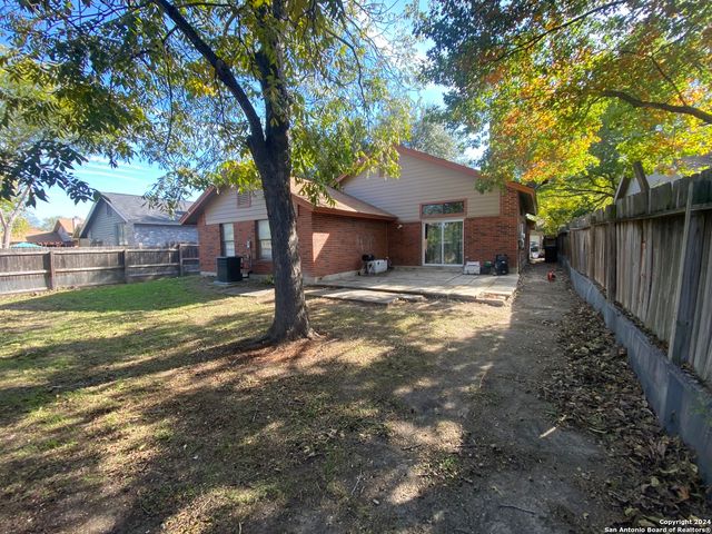 9915 Raven Field, San Antonio, TX 78245