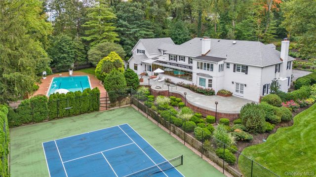 45 Southeast Road, Sands Point, NY 11050