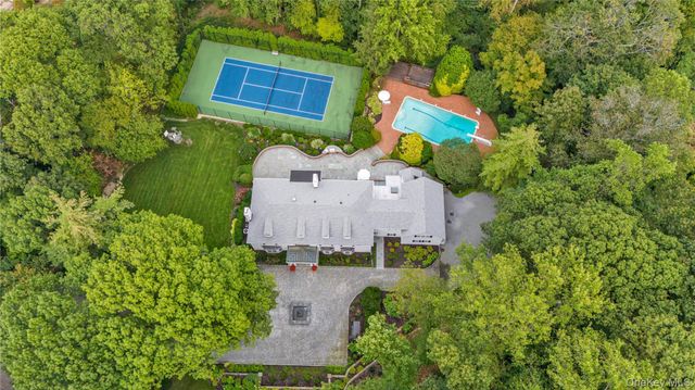 45 Southeast Road, Sands Point, NY 11050