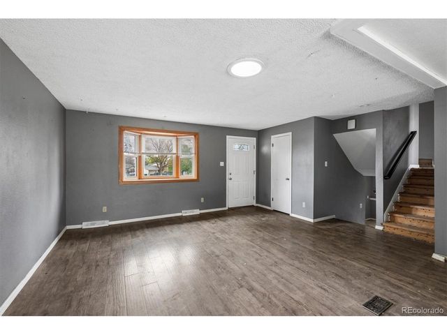 404 Neptune Ct, Lone Tree, CO 80124