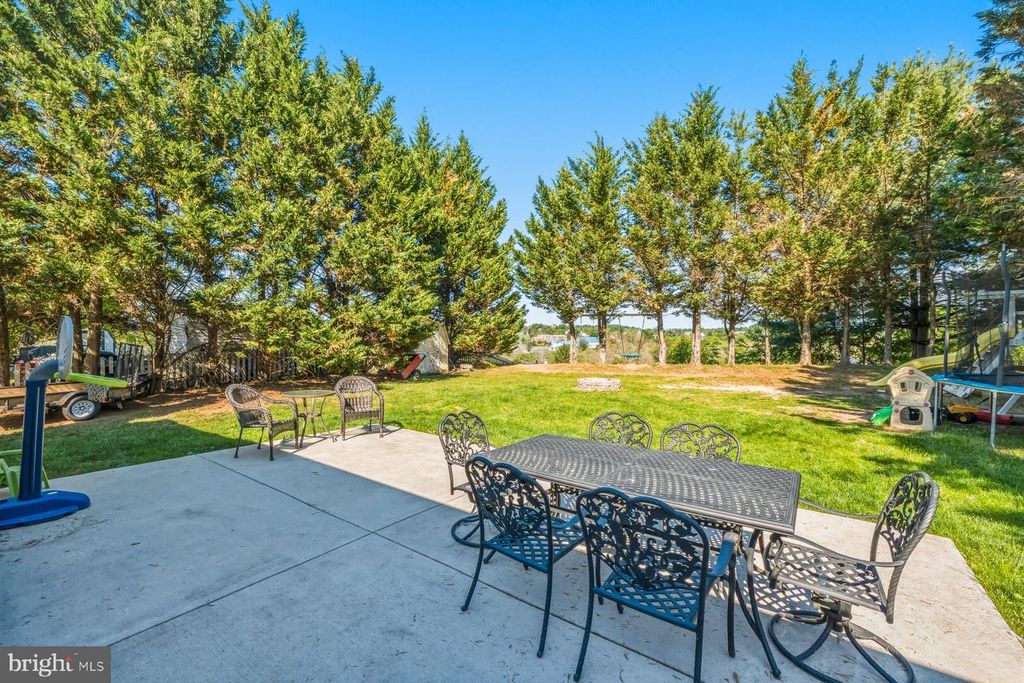 Image 5 of property listing at 1183 JO APTER PL, New Windsor, MD 21776