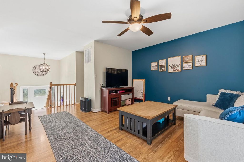 Image 7 of property listing at 1183 JO APTER PL, New Windsor, MD 21776