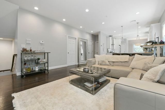 349 Meridian St 3, Boston, MA 02128