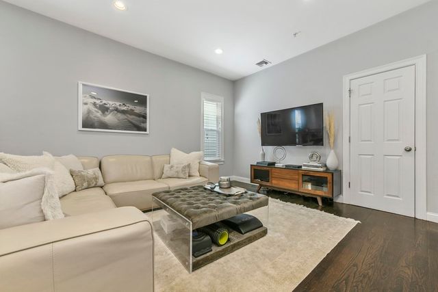 349 Meridian St 3, Boston, MA 02128