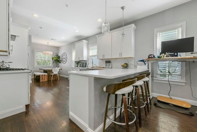 349 Meridian St 3, Boston, MA 02128