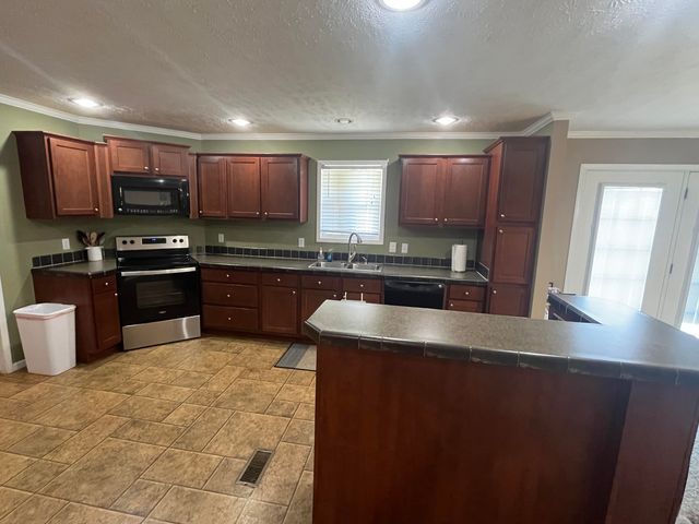 131 Martha Stockton Road, Albany, KY 42602