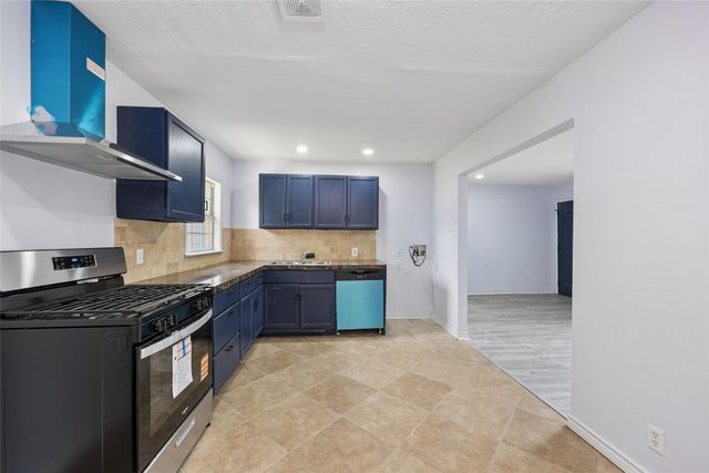 821 Travis Street, Garland, TX 75040