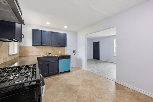 821 Travis Street, Garland, TX 75040