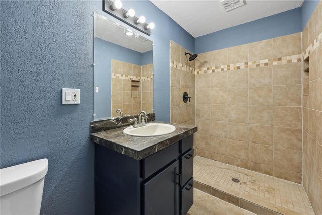 821 Travis Street, Garland, TX 75040