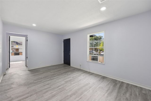 821 Travis Street, Garland, TX 75040