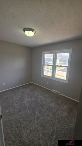 4218 N 130 Avenue, Omaha, NE 68164