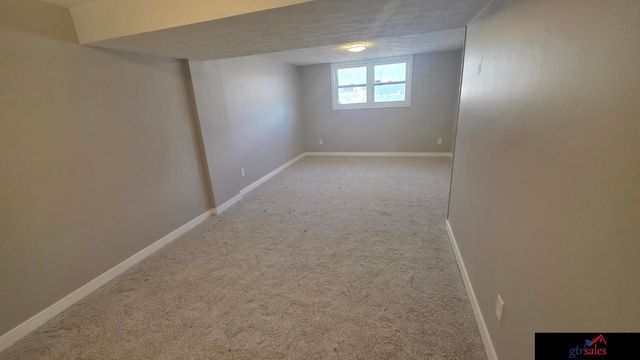 4218 N 130 Avenue, Omaha, NE 68164