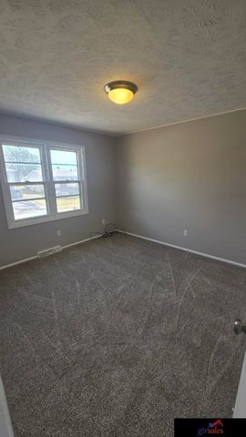 4218 N 130 Avenue, Omaha, NE 68164