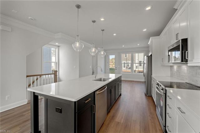 8 Bracewell LN, Yorktown, VA 23692